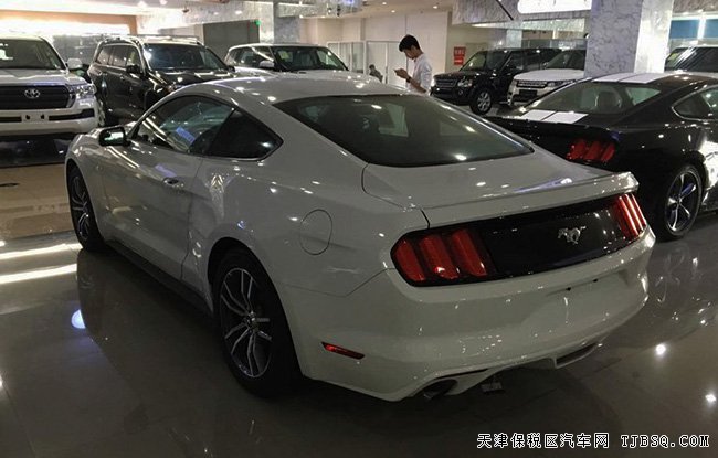 2017款福特野马2.3T美式肌肉跑车 现车优惠呈现