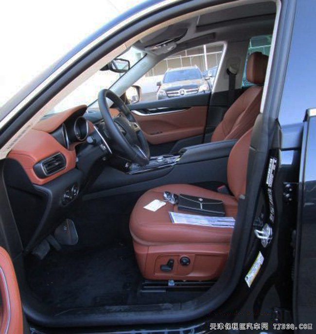 2017款玛莎拉蒂levante中东版 低功率版现车特惠99.5万