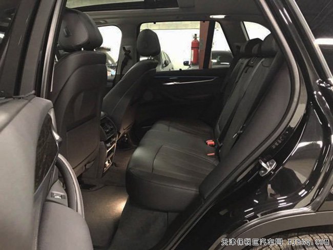 2017款宝马X5加规版3.0T 豪华包现车74.5万特惠即刻拥有