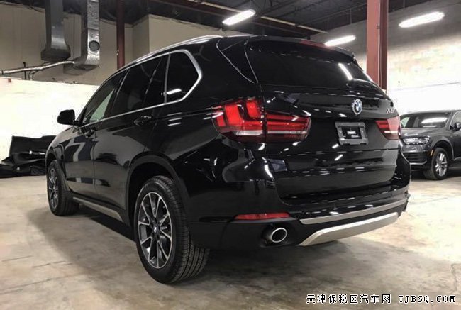 2017款宝马X5加规版3.0T 豪华包现车74.5万特惠即刻拥有