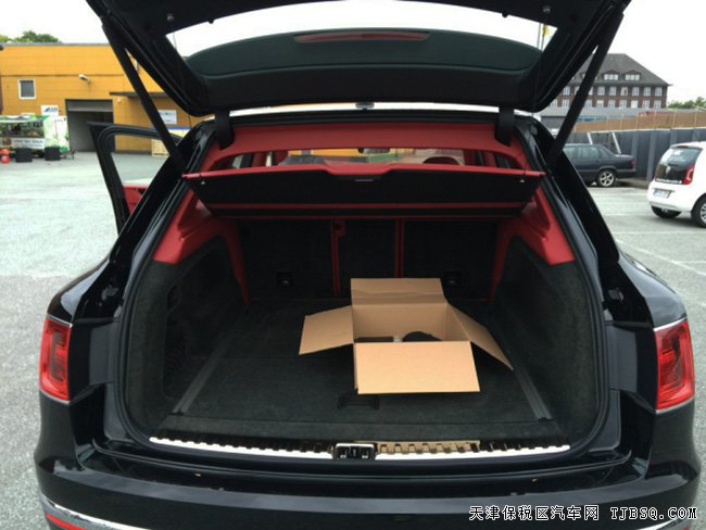 2018款宾利添越6.0T W12欧规版 21轮/滑动全景现车400万