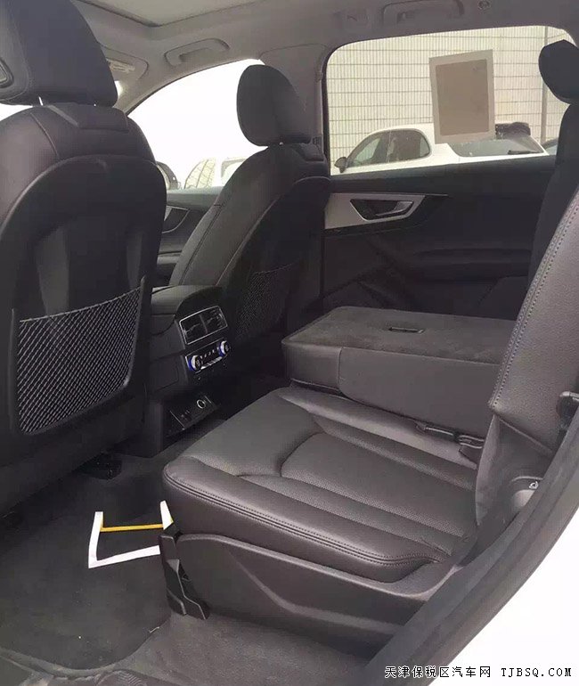 2017款奥迪Q7加规版七座 20轮/全景/手写板现车73万特惠