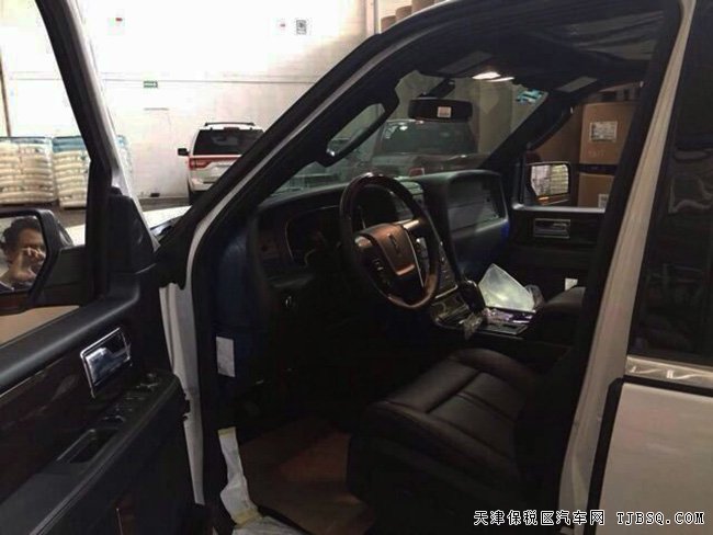 2017款林肯领航员3.5T墨西哥版 22轮/天窗现车91万特惠