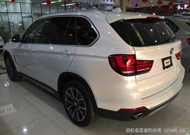 2017款宝马X5加规版3.0T 全景天窗/豪华包现车73万享折扣