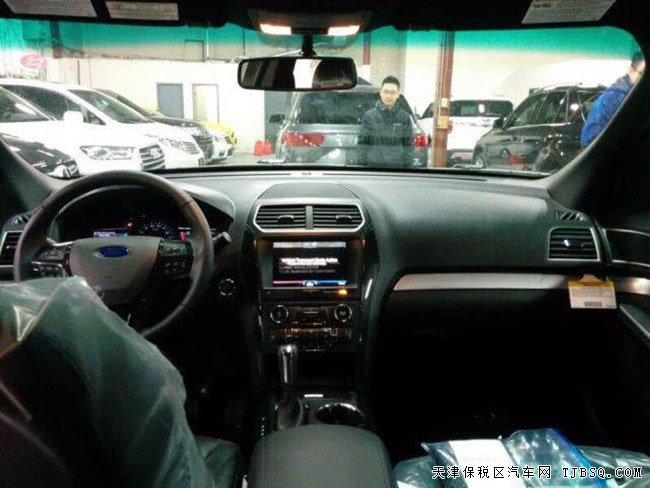 2017款福特探险者2.3T加规版 加版七座越野惠满津港