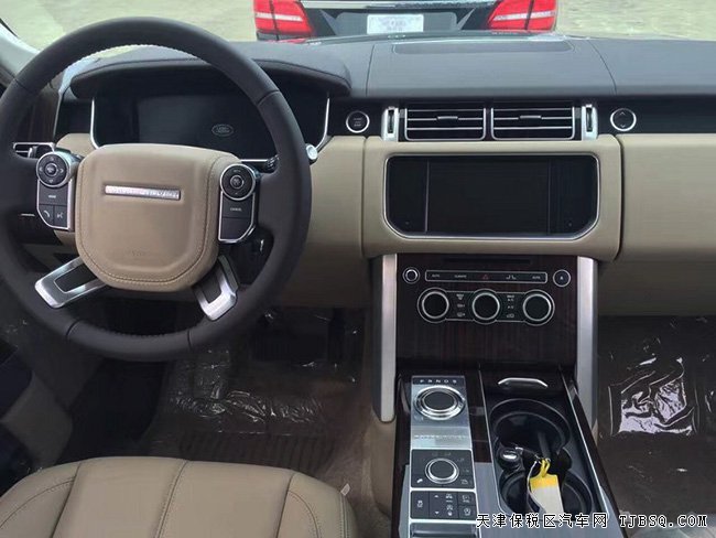 2017款路虎揽胜行政版3.0T 平行进口现车尽享折扣