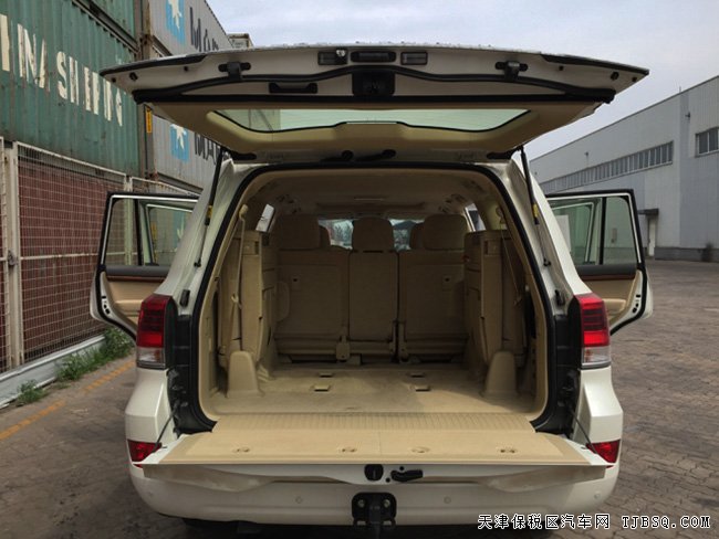 平行进口车丰田酷路泽5700中东版 17款现车优惠起航