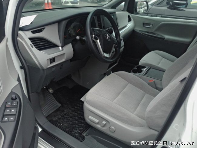 2017款丰田塞纳3.5L两驱版商务MPV 平行进口现车41.8万
