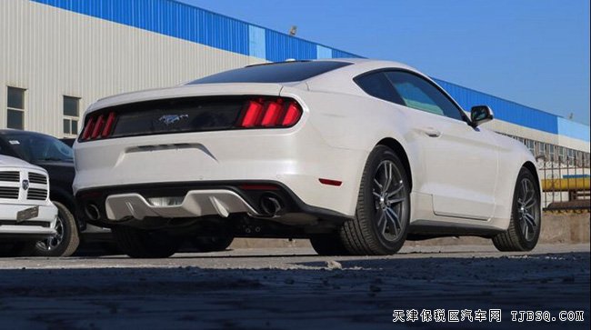 2017款福特野马2.3T墨西哥版 P版跑车现车34万惠满津城