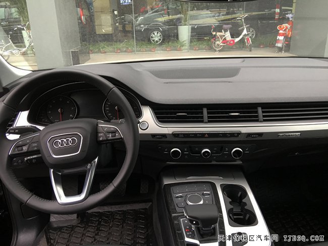 2017款奥迪Q7加规版经典越野 平行进口车优惠尊享