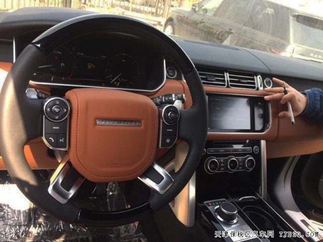 16款路虎揽胜3.0T柴油创世加长版 22轮/抬显现车158万起