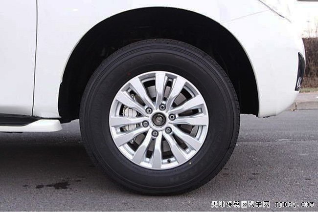 2017款日产尼桑途乐Y62中东版 4.0L现车惠满津港