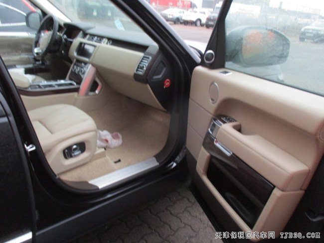 2016款路虎揽胜3.0T汽油Vogue版 天津港现车优购