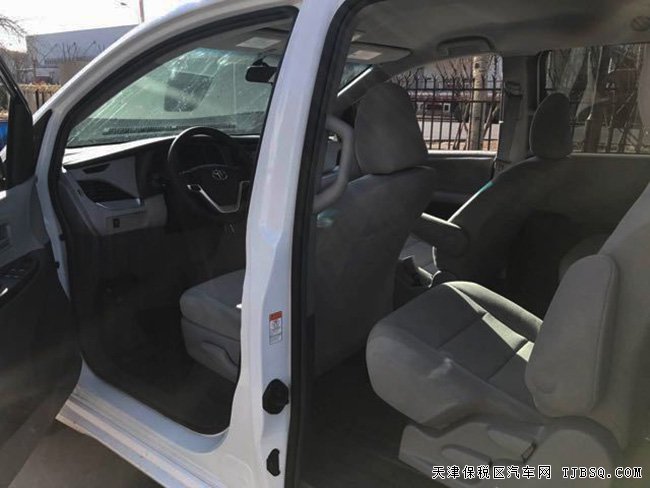 2017款丰田塞纳3.5L两驱版MPV 17轮/三区空调现车39.5万