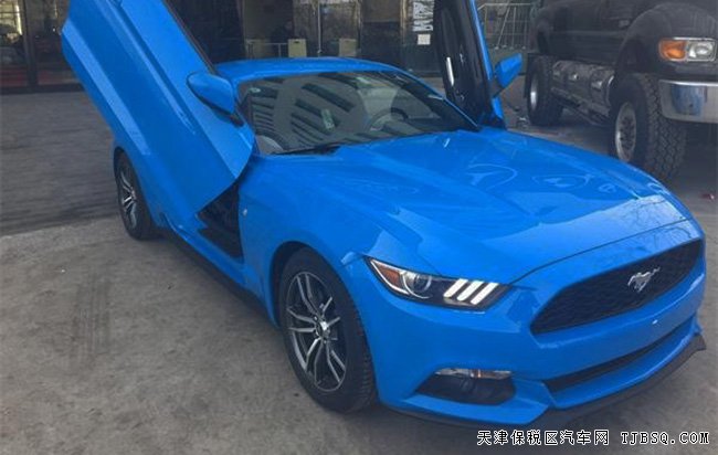 2017款福特野马2.3T美式肌肉跑车 剪刀门版特惠