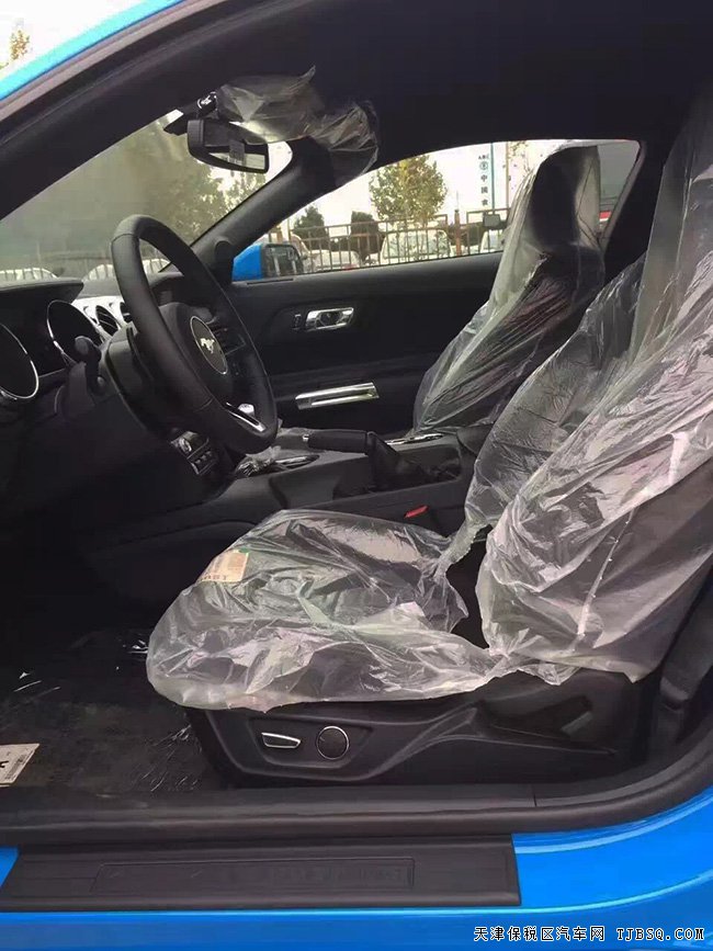 2017款福特野马2.3T经典跑车 平民超跑优惠起航