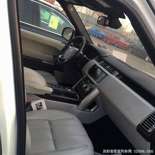 16款路虎揽胜3.0T行政汽油版 滑动全景/20轮现车123万