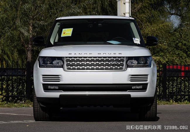 17款路虎揽胜3.0T行政加长版 天津港现车优惠呈现