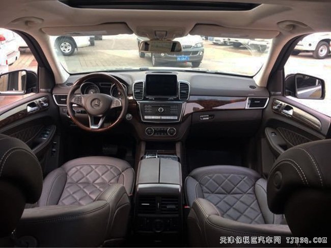 2017款奔驰GLS450加规版3.0T 天津港口现车优惠季