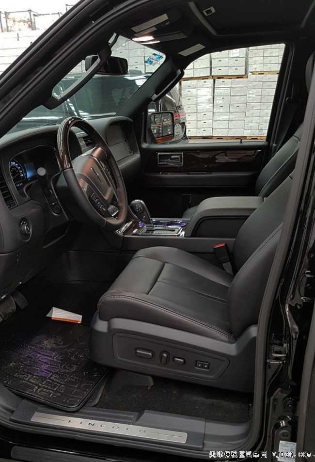 17款林肯领航员3.5T墨西哥版长轴 22轮/后娱现车91.5万