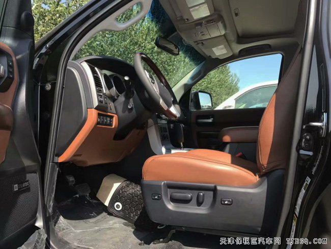 2017款丰田红杉5700加规版 20轮/雷测/JBL音响现车116万