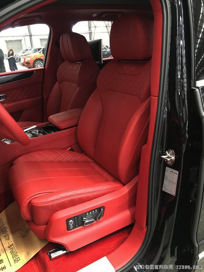 2017款宾利添越6.0T欧规版 20轮/全景/后娱现车408万购