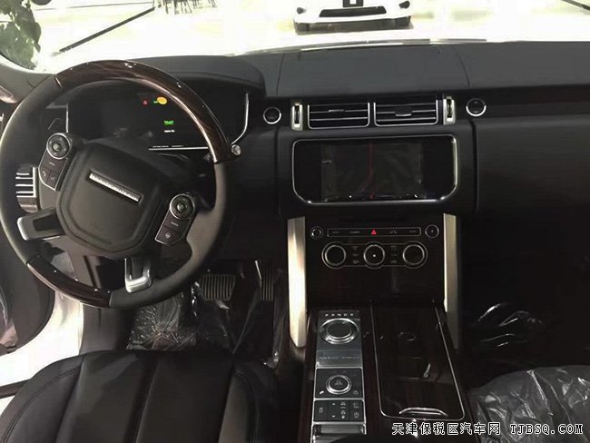 2017款路虎揽胜3.0T行政版 现车魅降多款选择