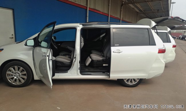 2017款丰田塞纳3.5L两驱版顶配 双天窗/18轮现车57万购