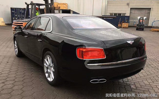 2017款宾利飞驰4.0T欧规版轿车 20轮/天窗/5座现车278万
