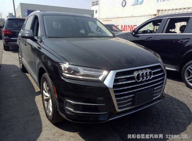 2017款奥迪Q7加规版3.0T 经典七座SUV现车优惠酬宾