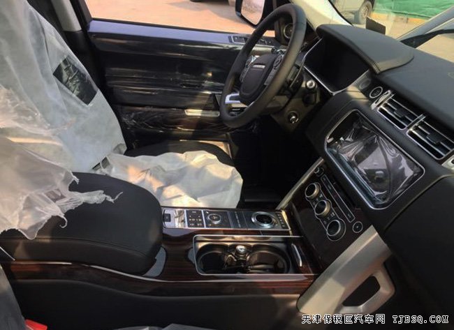 17款路虎揽胜3.0T行政柴油版 平行进口车报价117万乐享