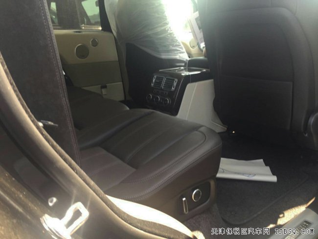 2017款路虎揽胜3.0T柴油版 Vogue加长版现车147万享折扣