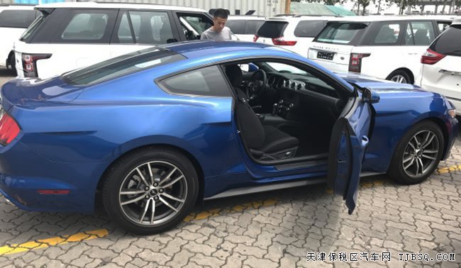 2017款福特野马2.3T加规版跑车 平行进口车报价32万热卖