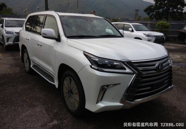 17款雷克萨斯LX570中东版 雷达测距/八座/天窗现车155万