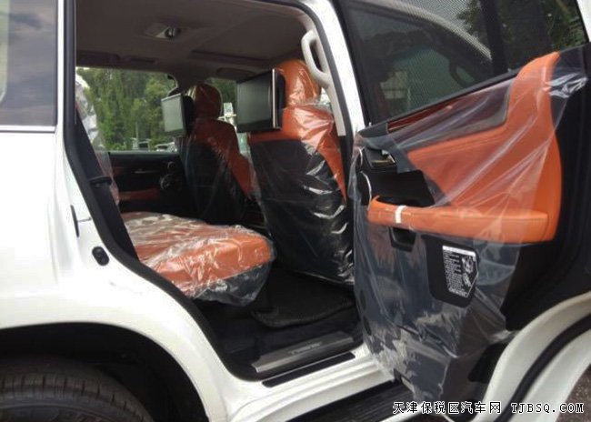 17款雷克萨斯LX570中东版 雷达测距/八座/天窗现车155万