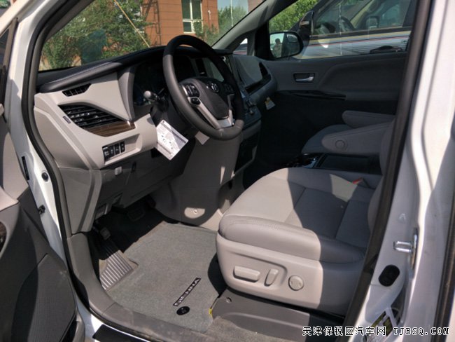 17款丰田塞纳3.5L两驱XLE 天窗/18轮/真皮座椅现车47万