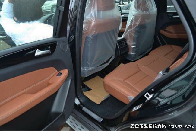 2017款奔驰GLE400中东版 19轮/全景天窗现车81万优惠购