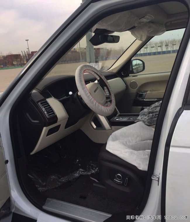 17款路虎揽胜3.0T柴油Vogue版 全景/20轮/抬显现车132万