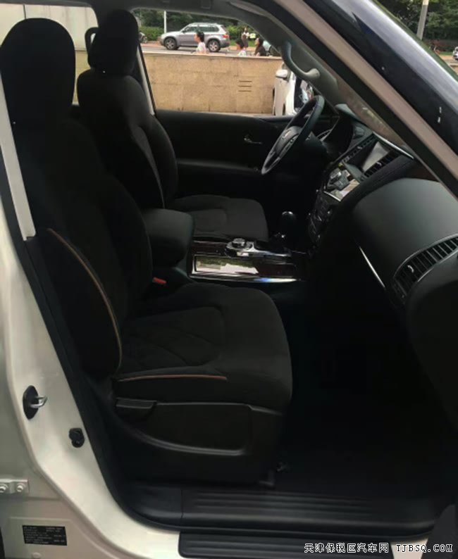 平行进口车日产尼桑途乐Y62中东版 17款SE版现车57万购