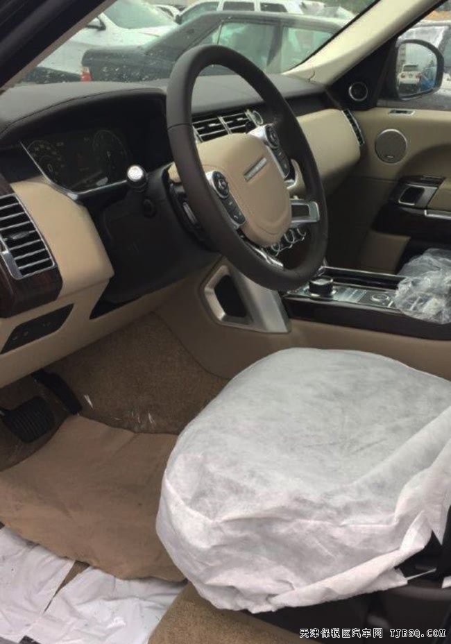 17款路虎揽胜3.0T柴油Vogue加长版 天津港现车146万乐享