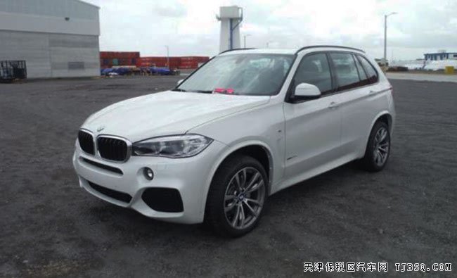 2017款宝马X5墨规版 20轮/全景天窗/液晶仪表现车69.5万