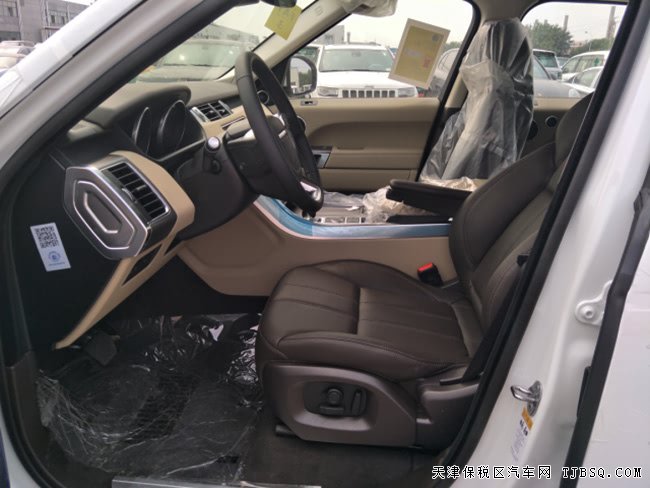 2017款路虎揽胜运动汽油版 20轮/滑动全景天窗现车90万