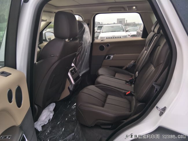 2017款路虎揽胜运动汽油版 20轮/滑动全景天窗现车90万