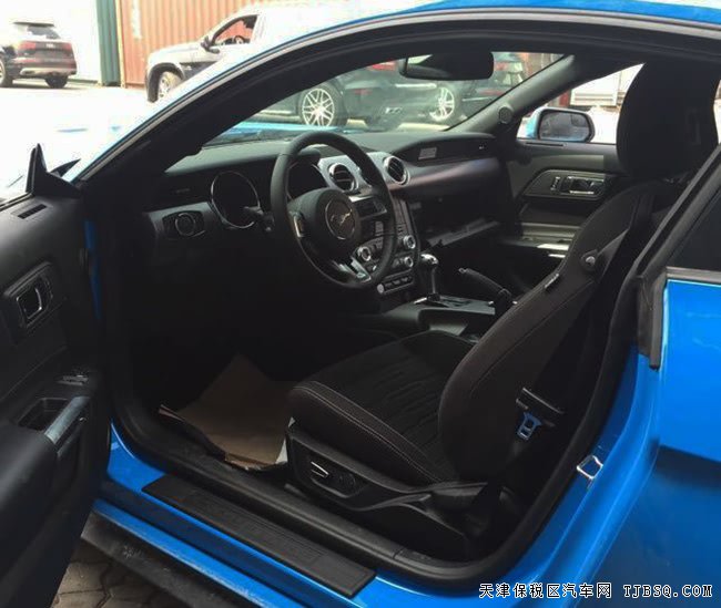 2017款福特野马2.3T加规版 美式肌肉跑车现车抢先特惠