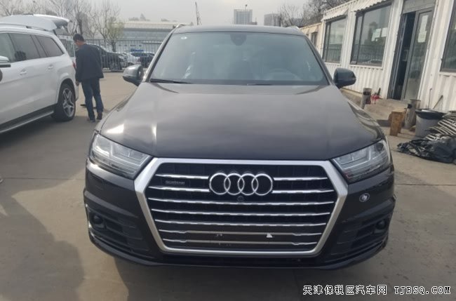 2017款奥迪Q7加规版7座 全景天窗/20轮/BOSE现车76.5万
