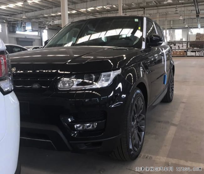 2017款路虎揽胜运动汽油版 21轮/滑动全景天窗现车99万