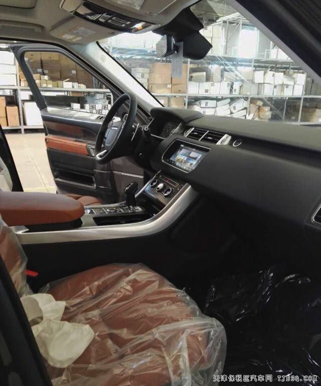 2017款路虎揽胜运动汽油版 21轮/滑动全景天窗现车99万