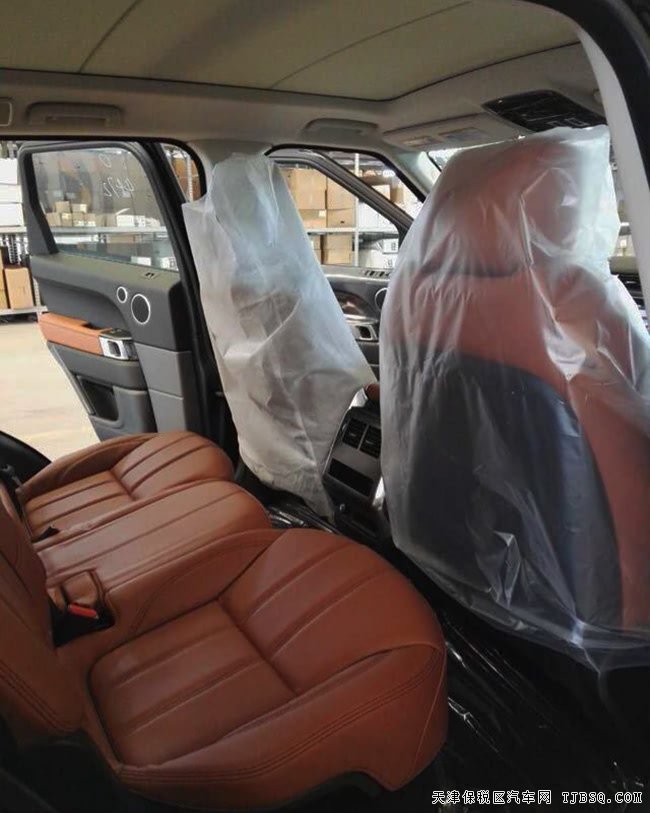 2017款路虎揽胜运动汽油版 21轮/滑动全景天窗现车99万