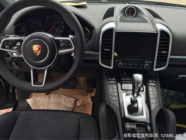 2017款保时捷卡宴3.6L汽油版 21轮/全景天窗现车96万购