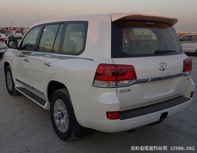 2017款丰田酷路泽4600中东版 双差速锁/18轮现车85.8万